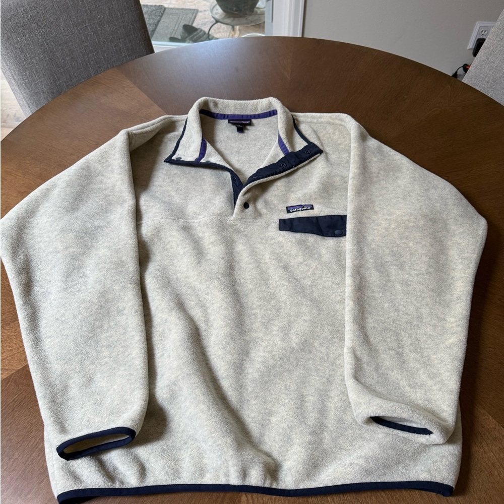 Patagonia Men's Lightweight Synchilla® Snap-T® Fleece Pullover.